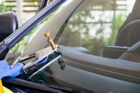 using-tools-repairing-to-fix-crack-2025-03-26-10-01-45-utc.jpg